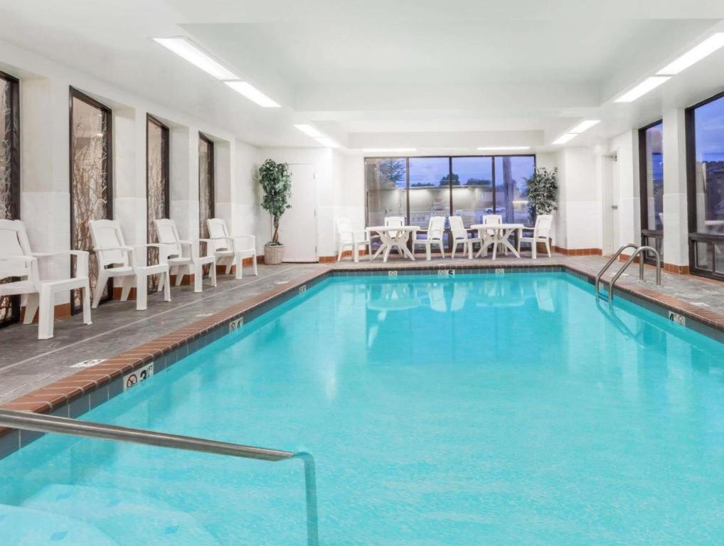 Days Inn Springfield South Εξωτερικό φωτογραφία