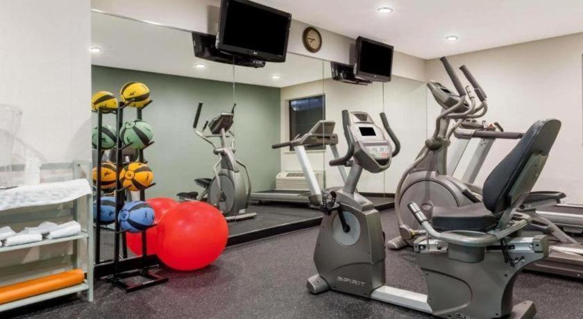 Days Inn Springfield South Εξωτερικό φωτογραφία