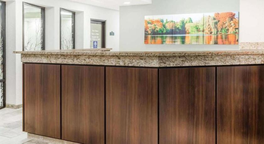 Days Inn Springfield South Εξωτερικό φωτογραφία