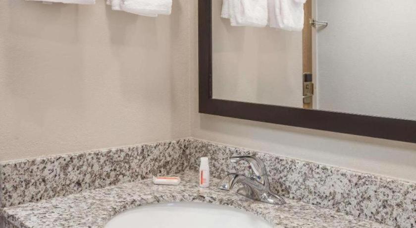 Days Inn Springfield South Εξωτερικό φωτογραφία